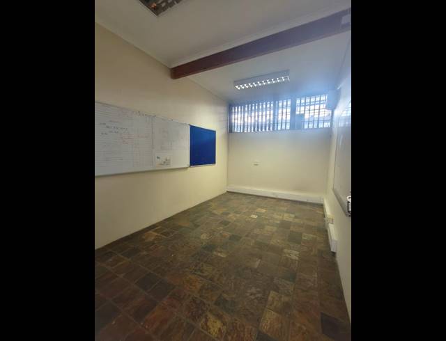 M² BUILDING FOR SALE IN SASOLBURG CENTRAL